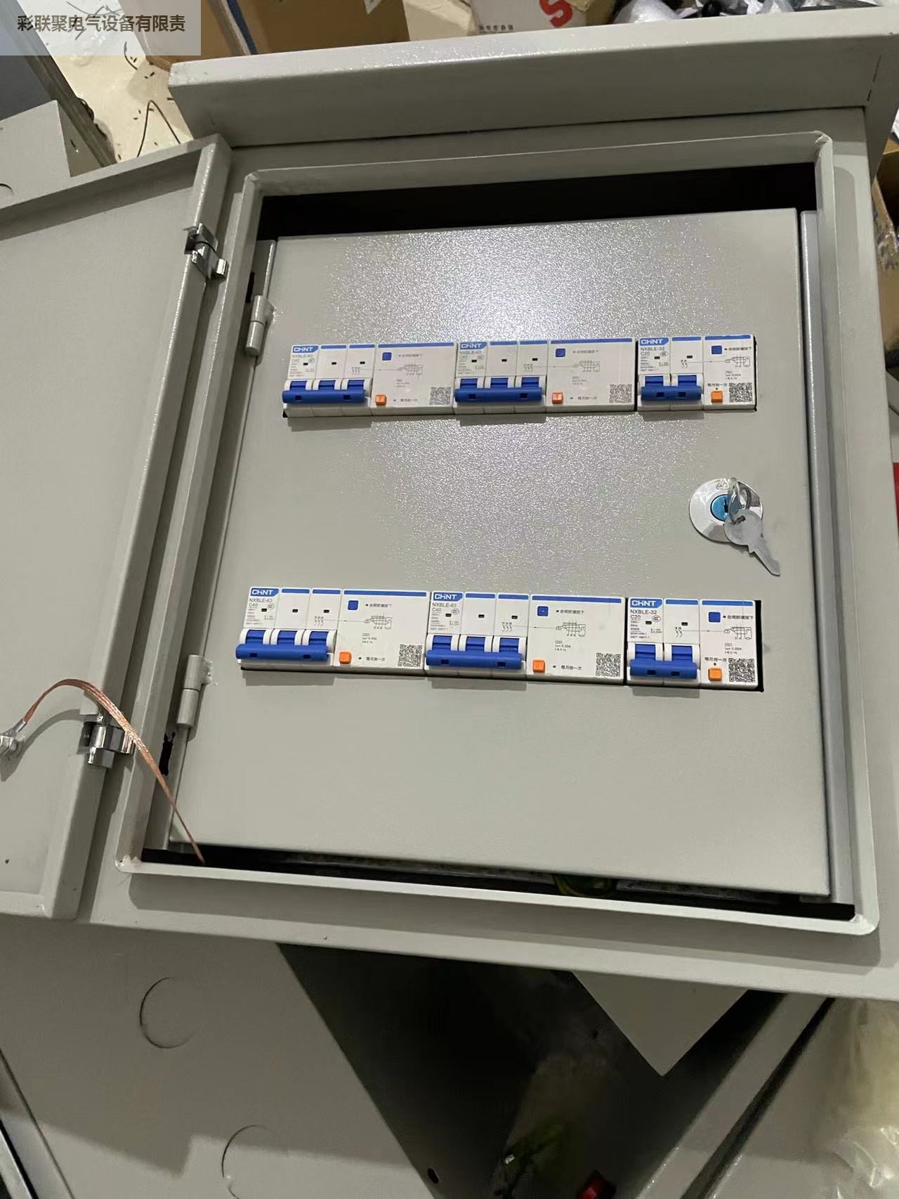 室外室內(nèi)雙層門(mén)配電箱 集防雨、插座與檢修于一體的電表箱解決方案